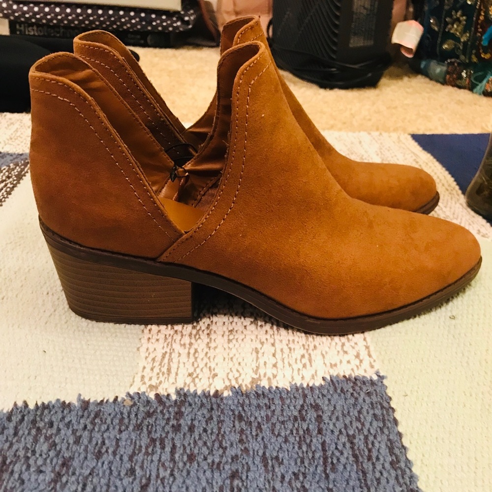 Ankle Cut Bootie ||
